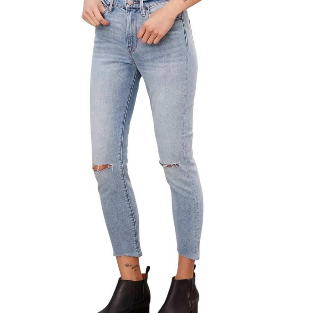 Urban Outfitters BDG Distressed Light Blue Crop Twig High Rise Jeans - 25W